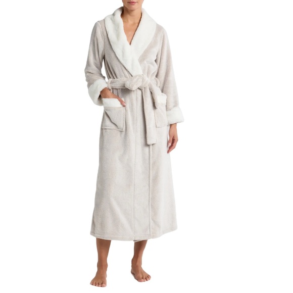 Oscar De La Renta Robe - Picture 6 of 8